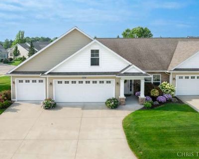 3 Bedroom 2BA 1960 ft Condominium For Sale in CALEDONIA, MI