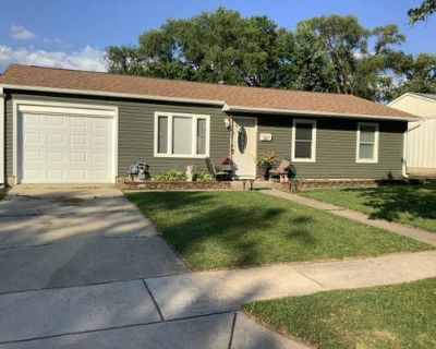 3 Bedroom 1BA 906 ft Single Family Home For Sale in ROMEOVILLE, IL