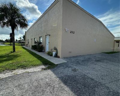 2 Bedroom 1BA 950 ft Apartment For Rent in Rotonda West, FL