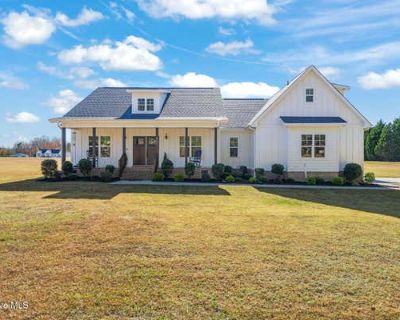 4 Bedroom 3BA 2492 ft Single Family Home For Sale in FOUR OAKS, NC