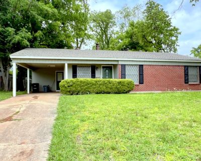 3 Bedroom 1BA 1063 ft Pet-Friendly House For Rent in Bossier City, LA