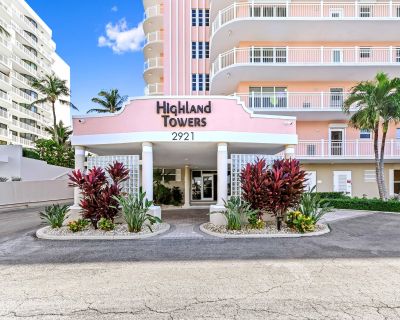 2921 S Ocean Boulevard # 602. Property for Rent in Highland Beach, FL for $8,000 with 2 bedrooms and 2 full baths. This 1,330 square foot property was built in 1959.. Enjoy breathtaking Atlantic Ocean views each morning and unforgettable sunsets over the Intracoastal each evening. This fabulous 2-bed, 2-bath condo delivers exceptional comfort and convenience in a prime beachside location.Beauti...