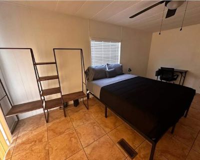 Available on: now. Furnished. Parking available * Internet included * Accessible property Juan Gomez will require background checks for this room Learn more. Co-Living Opportunity in Ormond Beach, FL All-Inclusive Utilities! Welcome to your next home in a quiet and well-maintained neighborhood of Ormond Beach! This beautifully maintained 4-bedroom, 2-bathroom co-living property offers comfort, ...