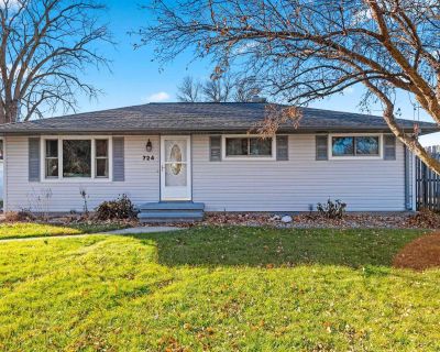 3 Bedroom 1BA 1361 ft Single Family House For Sale in Menasha, WI
