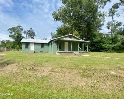 3 Bedroom 2BA 1530 ft Single Family Home For Sale in MARIANNA, FL