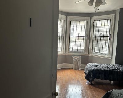 Furnished Room for Rent - Townhome in Philadelphia PA