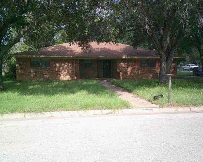 3 Bedroom 1BA 1386 ft Single Family House For Sale in Graham, TX