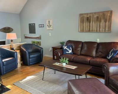 2 Bedroom 1.5BA House Vacation Rental in Samoset Charmer, Gilford, NH