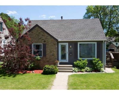 3 Bedroom 1BA 1359 ft Pet-Friendly Apartment For Rent in St. Louis Park, MN