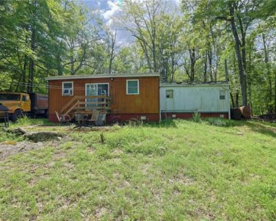 2 Bedroom 1BA 660 ft Mobile Home For Sale in GREENFIELD PARK, NY