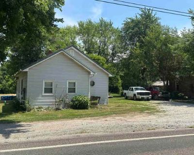 2 Bedroom 1BA 882 ft Single Family Home For Sale in WINSLOW, IN