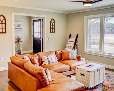 3 Bedroom 2 baths No pets 4.64 36 reviews What our guests are saying... AI-generated...