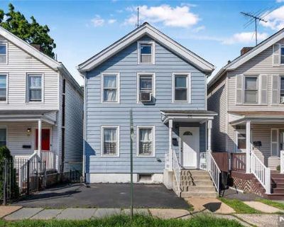 3 Bedroom 1BA Single Family Home For Sale in EAST ORANGE, NJ