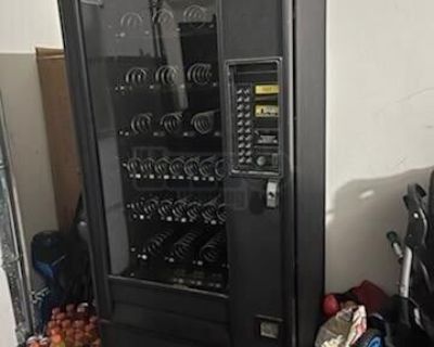Automatic Products AP111 Glass Front Snack Vending Machine For Sale in Georgia!