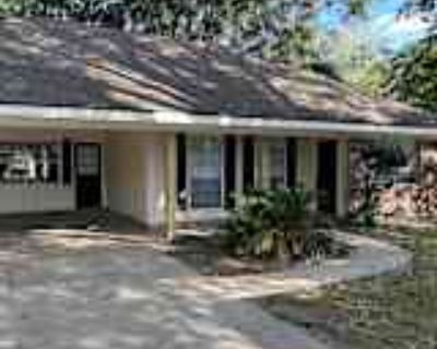 3 Bedroom 3BA 1600 ft² Pet-Friendly House For Rent in Lafayette, LA 107 Newcastle Dr