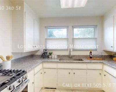 3 Bedroom 1BA 1298 ft Pet-Friendly Single-family home For Rent in Los Alamos, NM