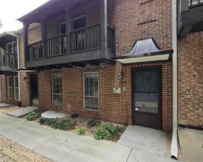 4 Bedroom 3BA 2295 ft Townhouse For Sale in Sandy Springs, GA