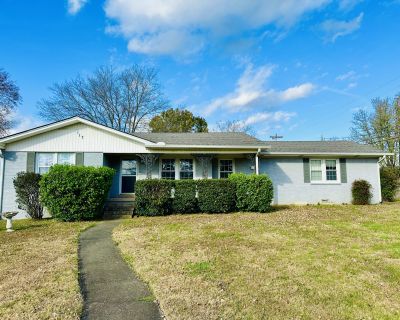 2 Bedroom 1BA 2160 ft Single Family House For Sale in Shelbyville, TN