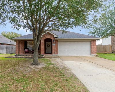 4 Bedroom 2BA 2017 ft Single Family House For Sale in Dickinson, TX