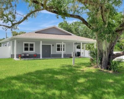 2 Bedroom 2BA 1224 ft Furnished House For Rent in Charlotte County, FL