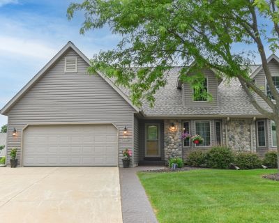 2 Bedroom 2BA 1842 ft Condo For Sale in Jackson, WI