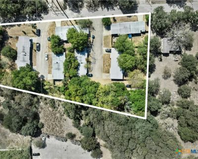 5 Bedroom 4BA 1300 ft Condo For Sale in San Marcos, TX