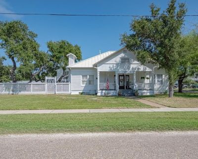 3 Bedroom 3BA 2606 ft Single Family House For Sale in ROCKPORT, TX