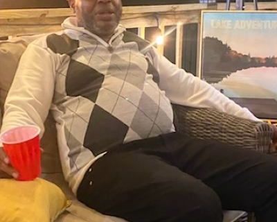 $600 /month. Age: 52 * Smoker?: No * Any pets?: No * Occupation: Professional * Gender: Male. Smoking room acceptable. Pets are fine. No preference specified. Looking in: Riverdale. I am a professional male aged 52. I am looking for a large room. I am available to move from 12/03/2025 and have a budget of $600/month. I would like to share with males or females of any age.