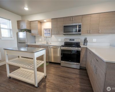 1 Bedroom 1BA 495 ft Condo For Sale in Lynden, WA