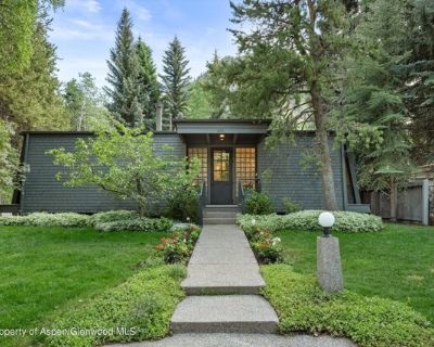 501 W Bleeker St. Discover this beautifully renovated single-family home nestled in Aspen's coveted West End neighborhood. Perfectly blending modern sophistication with timeless charm, this home features 3 spacious bedrooms, each with its own private ensuite bathroom. The property offers a fenced-in backyard, ideal for enjoying Aspen's scenic outdoors in privacy. Whether you're seeking a serene...