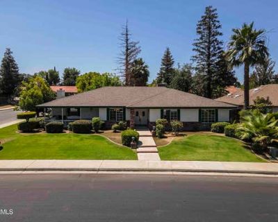 4 Bedroom 3BA 2810 ft Single Family Home For Sale in BAKERSFIELD, CA
