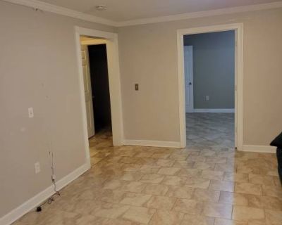 5 Bedroom 2BA 1850 ft Apartment For Rent in Grayslake, IL