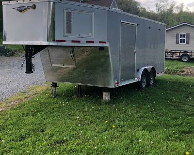 24 ft enclosed gooseneck trailer