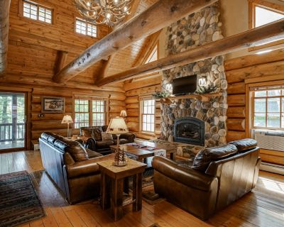 4 Bedroom 3BA Cabin Vacation Rental in Island View Lodge, Eagle River, WI