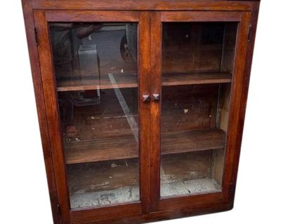 19th Century Antique Solid Mahogany 2 Glass Door Bookcase.