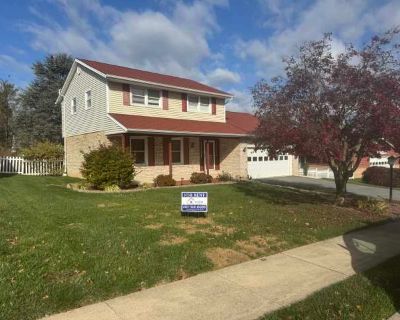 3 Bedroom 1.5BA 2987 ft Apartment For Rent in Colony Park, PA