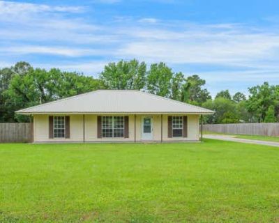 3 Bedroom 2BA 1260 ft Single Family Home For Sale in BREAUX BRIDGE, LA
