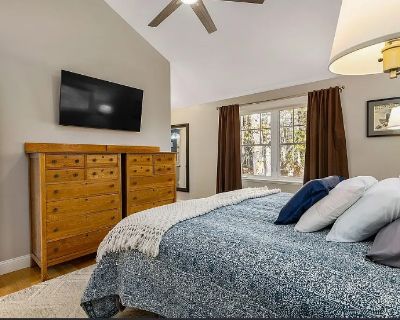 Minimum stay: 1 month. Deposit: 950. Bills included. Age preference: 18 - 70. Available for students. Two bedrooms would be going for rent out of this beautiful three bedroom house. The house has a lovely kitchen, beautiful bedrooms/ bathrooms and a friendly neighborhood. Pet s are also allowed.