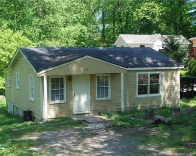 3 Bedroom 1BA 980 ft Apartment For Rent in Atlanta, GA