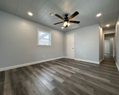 3 Bedroom 1BA 956 ft House For Rent in Green Bay, WI