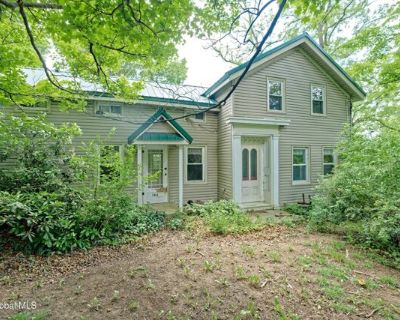 Button St, Sharon Springs, Farm House For