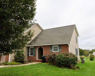 3 Bedroom 2BA 1557 ft Apartment For Rent in Bridgewater, VA