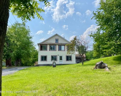 3 Bedroom 3BA 2432 ft Apartment For Rent in Athens, NY