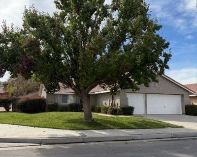 3 Bedroom 2BA 1374 ft Apartment For Rent in Palmdale, CA