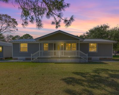 3 Bedroom 2BA 1186 ft Single Family House For Sale in Anahuac, TX