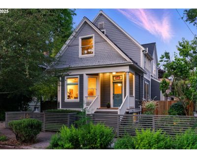 5 Bedroom 3BA 4060 ft Multi-Family For Sale in Portland, OR