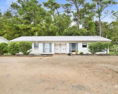 2 Bedroom 1BA House For Rent in Gulf Shores, AL