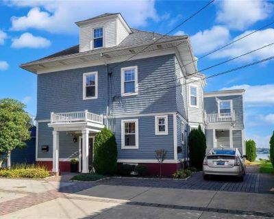 2 Bedroom 2BA 1800 ft Apartment For Rent in Cranston, RI