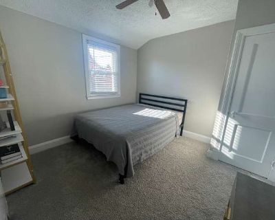 Private room with shared bathroom in a House with 2 roomies, Parkville, MD 21234