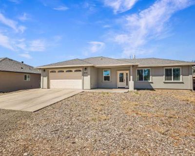 2 Bedroom 2BA 1075 ft Pet-Friendly Apartment For Rent in Paradise, CA